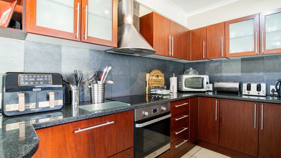 To Let 3 Bedroom Property for Rent in Claremont Upper Western Cape